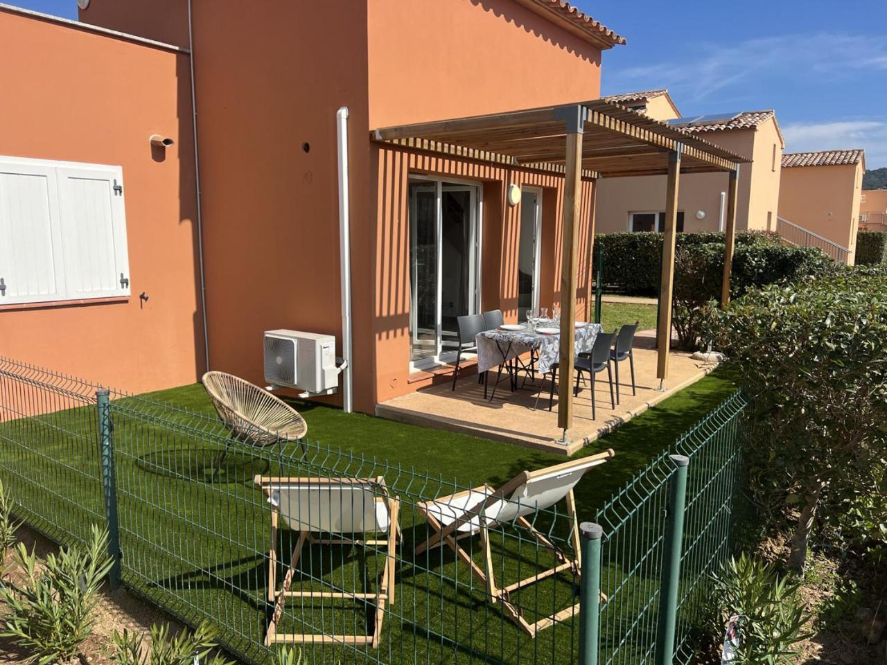 Residence Hoteliere Les Hameaux De Saint Cyprien Appartement 2 Chambres Lecci Extérieur photo